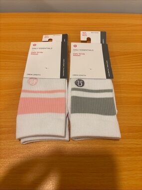 Lululemon Athletica Daily Essentials Daily Stride Ribbed Crew Length Socks M/L